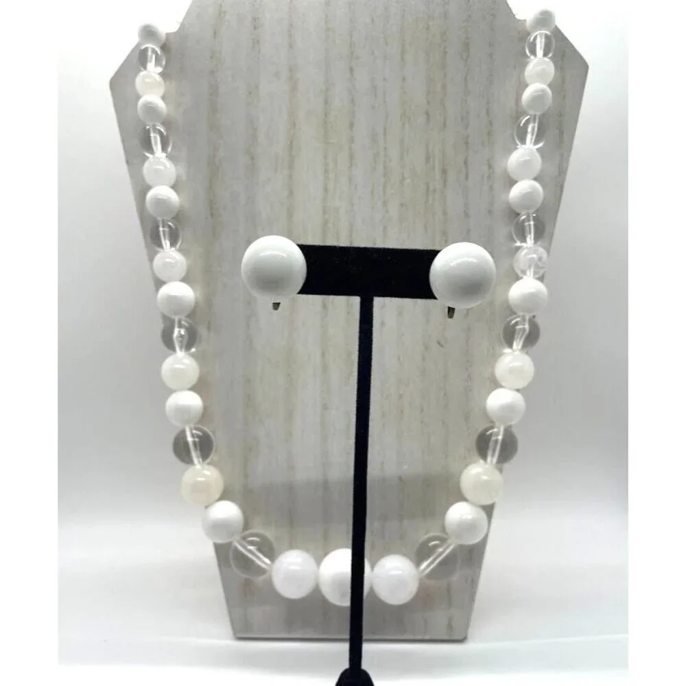 Vintage Plastic Graduated Beads Opaque White Clear 29